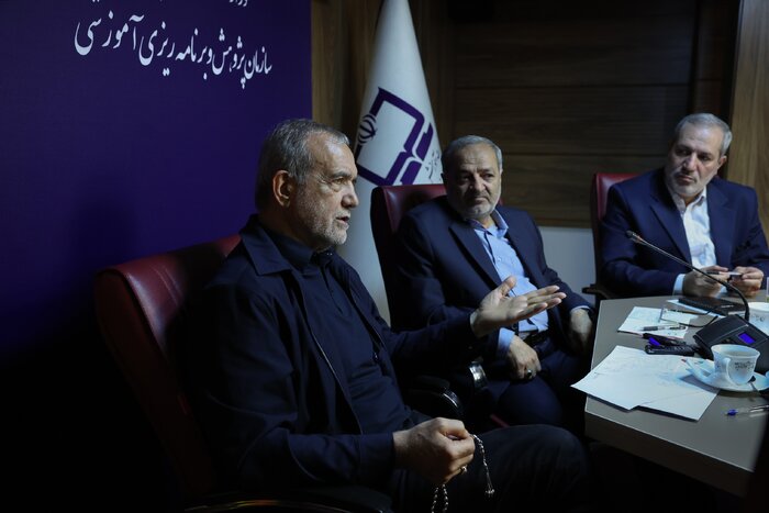 پزشکیان: نباید به بهانه جنگ، کشور را در وضعیت نیمهتعطیل قرار دهیم