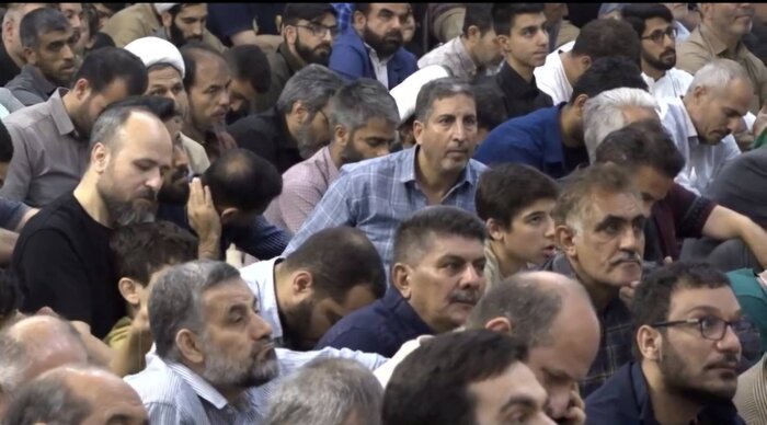 پناهیان: دعا سلاحی برانتر از تجهیزات نظامی است