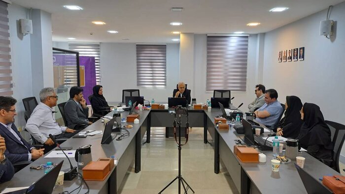 استاندار هرمزگان: بسته حمایتی عملیاتی برای کادر درمان تدوین شود