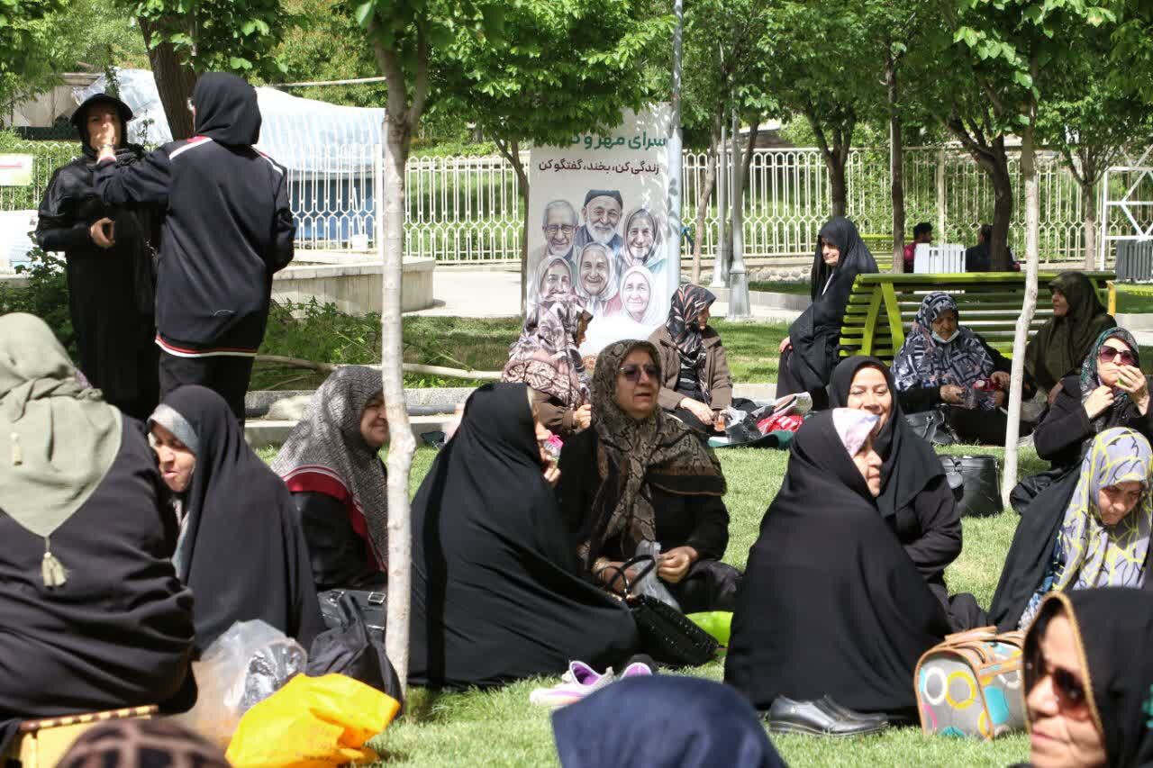 پاتوق مهر و گفت و گو، کانون بازآفرینی نشاط برای سالمندان همدان