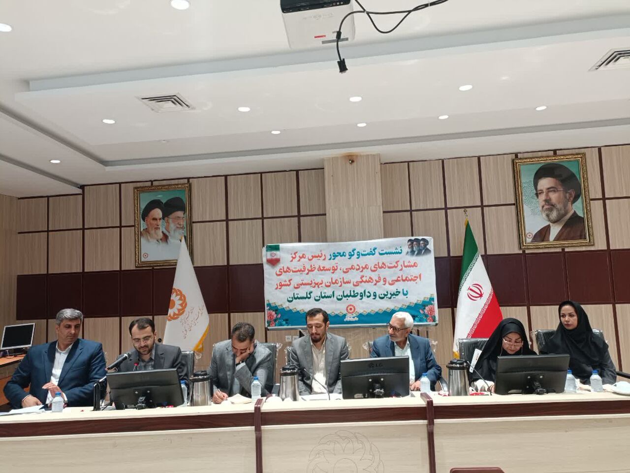 استفاده از تجارب خیرین برای اجتماعی‌سازی سازمان بهزیستی