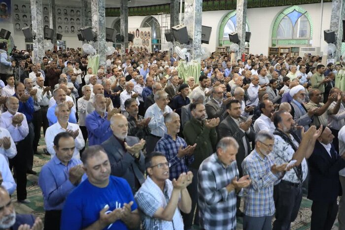 طنین تکبیر و بندگی در نماز عید قربان بیرجند