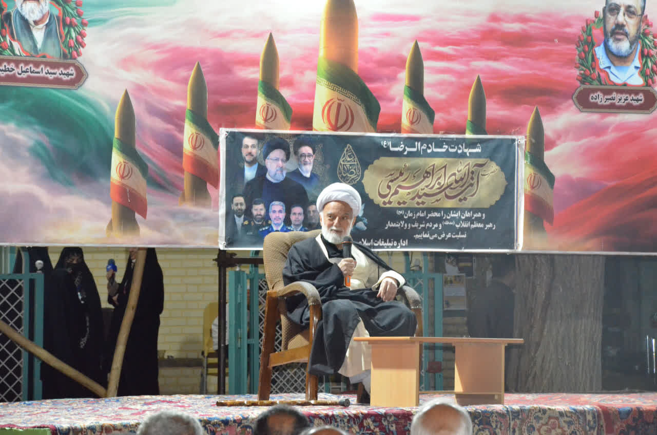 امام جمعه اراک: تنها راه حفظ عزت ایران اسلامی  مقاومت در برابر دشمنان است