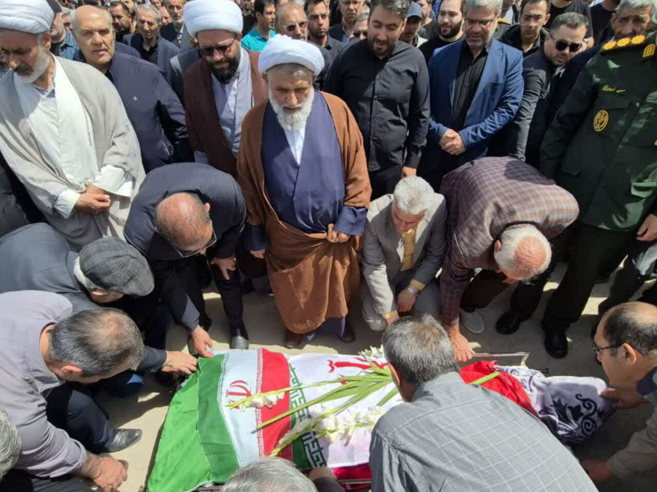 اخبار کوتاه/‌ پیکر شهید محمدرضا علی‌اکبری در شهرستان کوثر تشییع شد