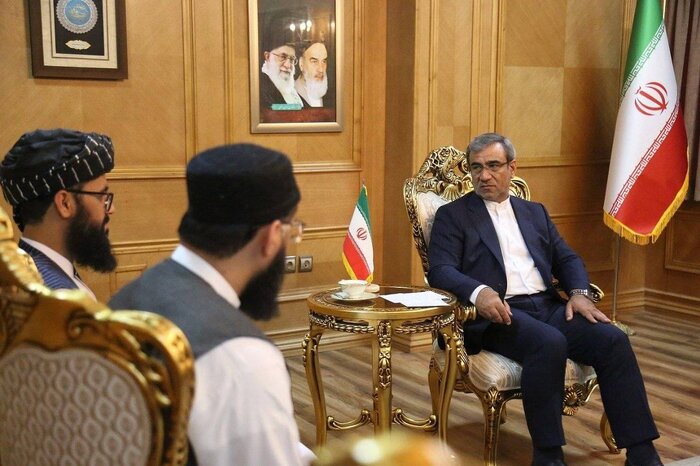 سرکنسول افغانستان خواستار ازسرگیری تاکسی بین تایباد و هرات شد