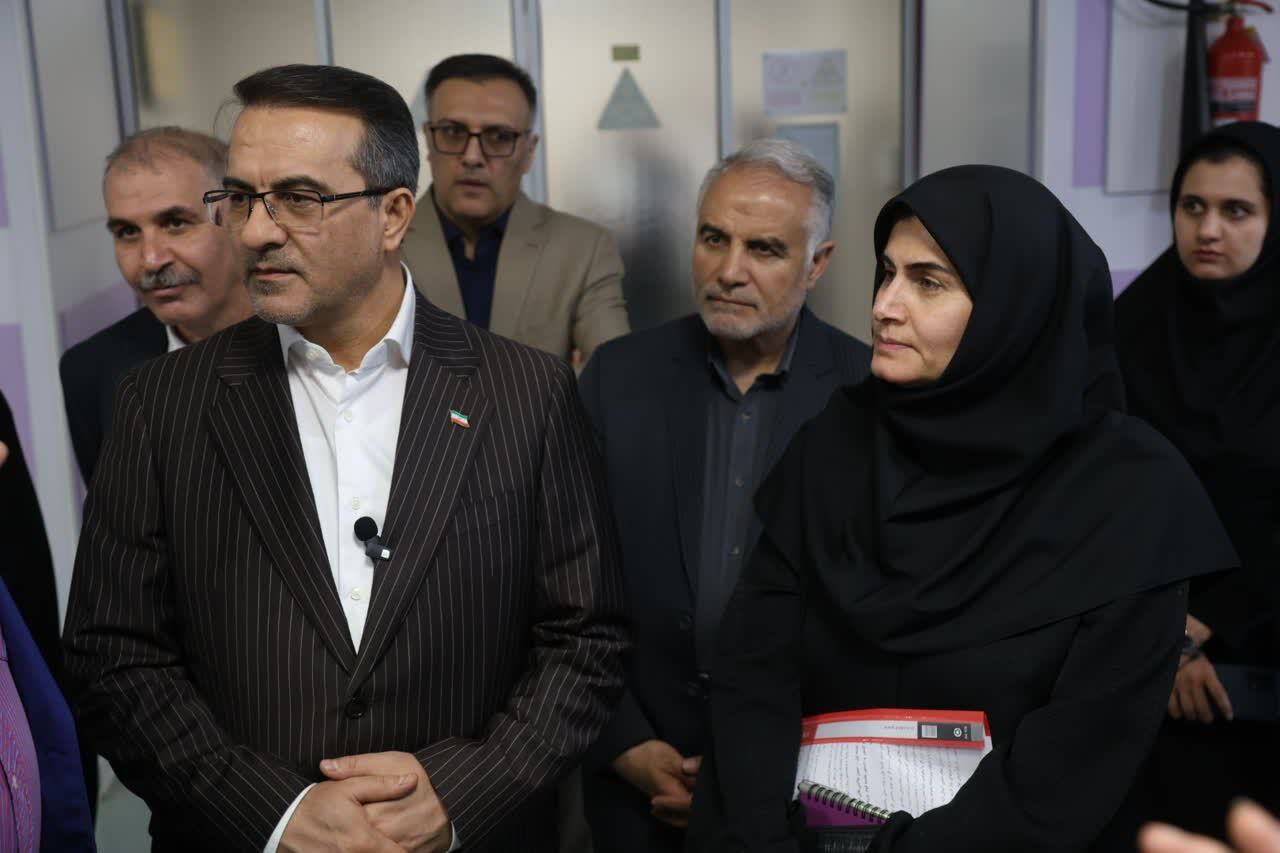 فیلم‌ | بازدید معاون رییس‌جمهور از مراکز درمانی و علمی-کاربردی زنجان