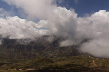 تماشای آسمان ابری
