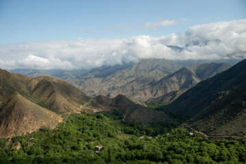 تماشای آسمان ابری
