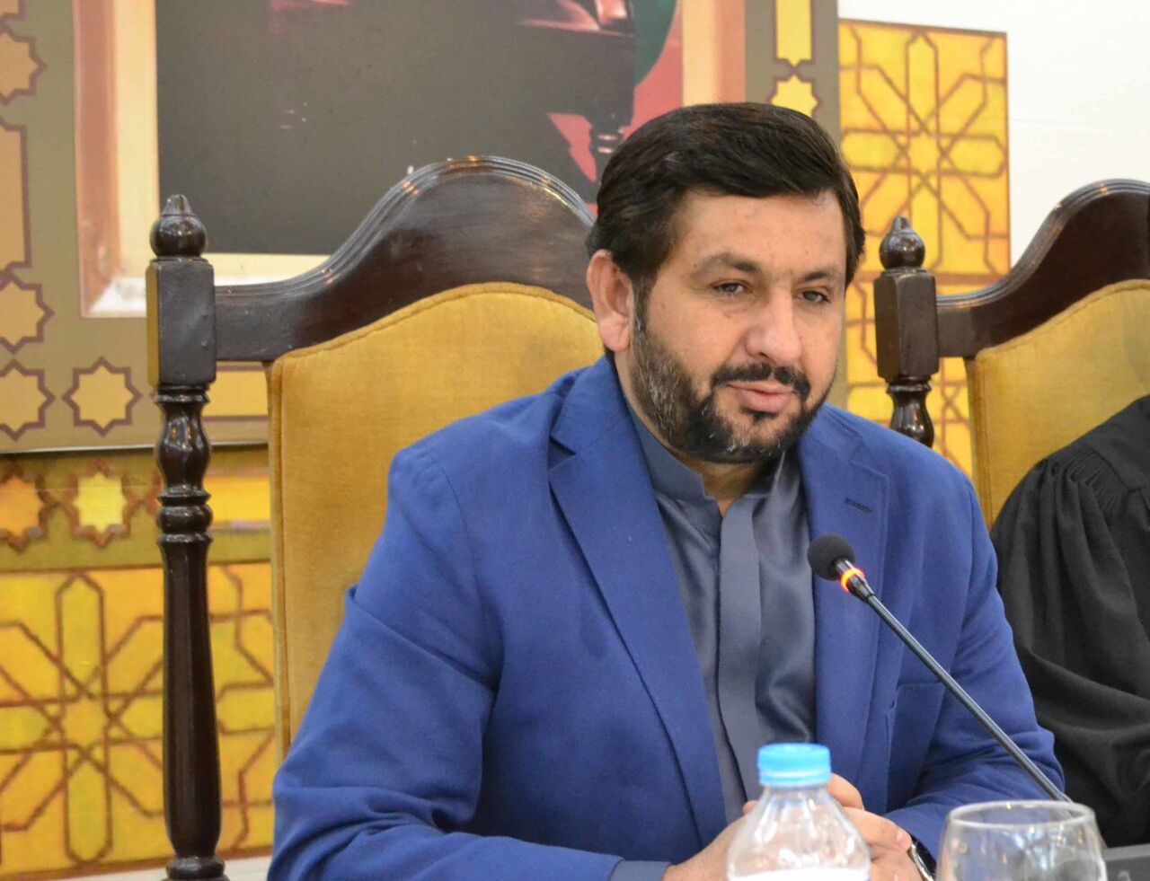روزنامه نگار پاکستانی: آمریکا بازنده جنگ و ایران پیروزمندانه در حال مذاکره است