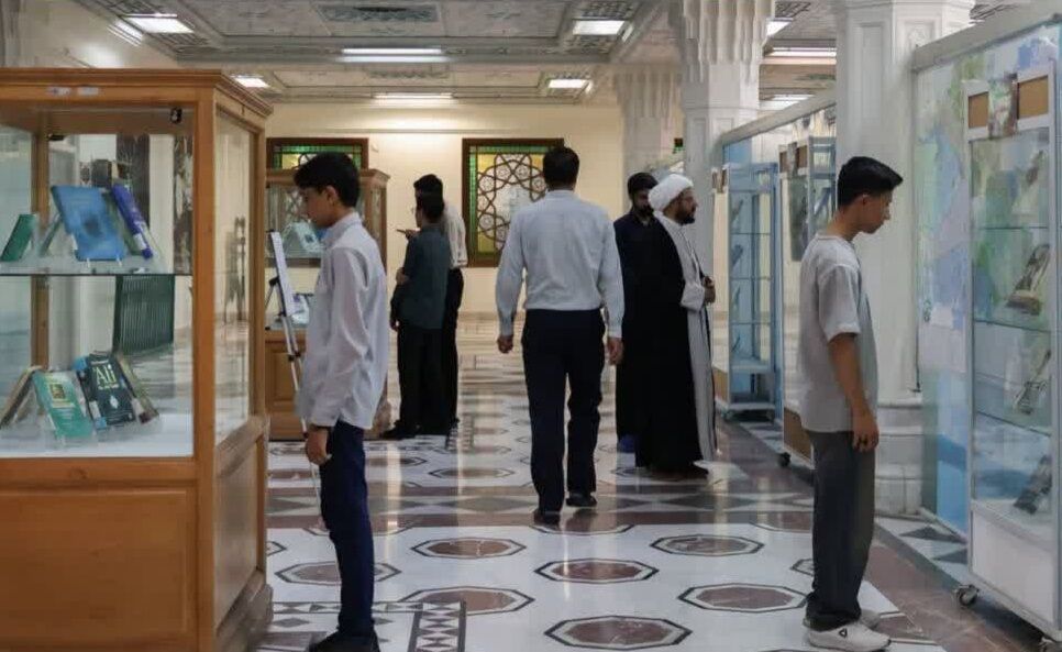 نمایشگاه «حکایت بیعت، روایت هجرت» در حرم رضوی گشایش یافت