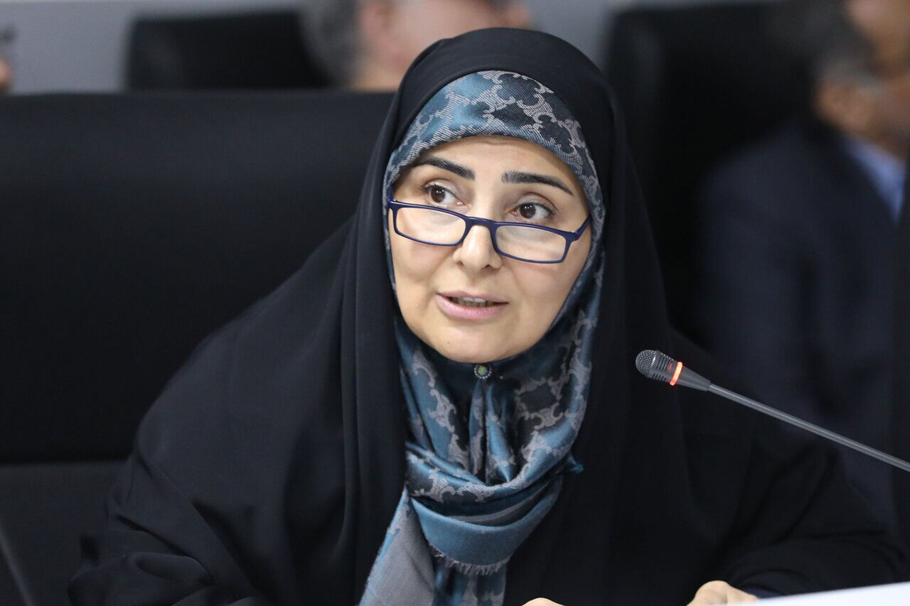 وزيرة الطرق: الموانئ الايرانية في الخطوط الأمامية للحرب/العدو سعى لتعطيل عملية نقل البضائع وزيرة الطرق: الموانئ الايرانية في الخطوط الأمامية للحرب/العدو سعى لتعطيل عملية نقل البضائع