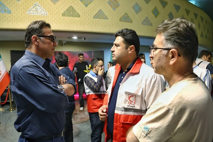امدادگران هلال احمر مهمان «ذرات آشوب» شدند/بازگشت غلامرضا عربی با اثری از بیضایی
