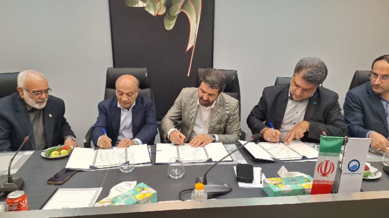 تفاهم‌نامه آبرسانی به ۱۲۰ روستای استان همدان منعقد شد