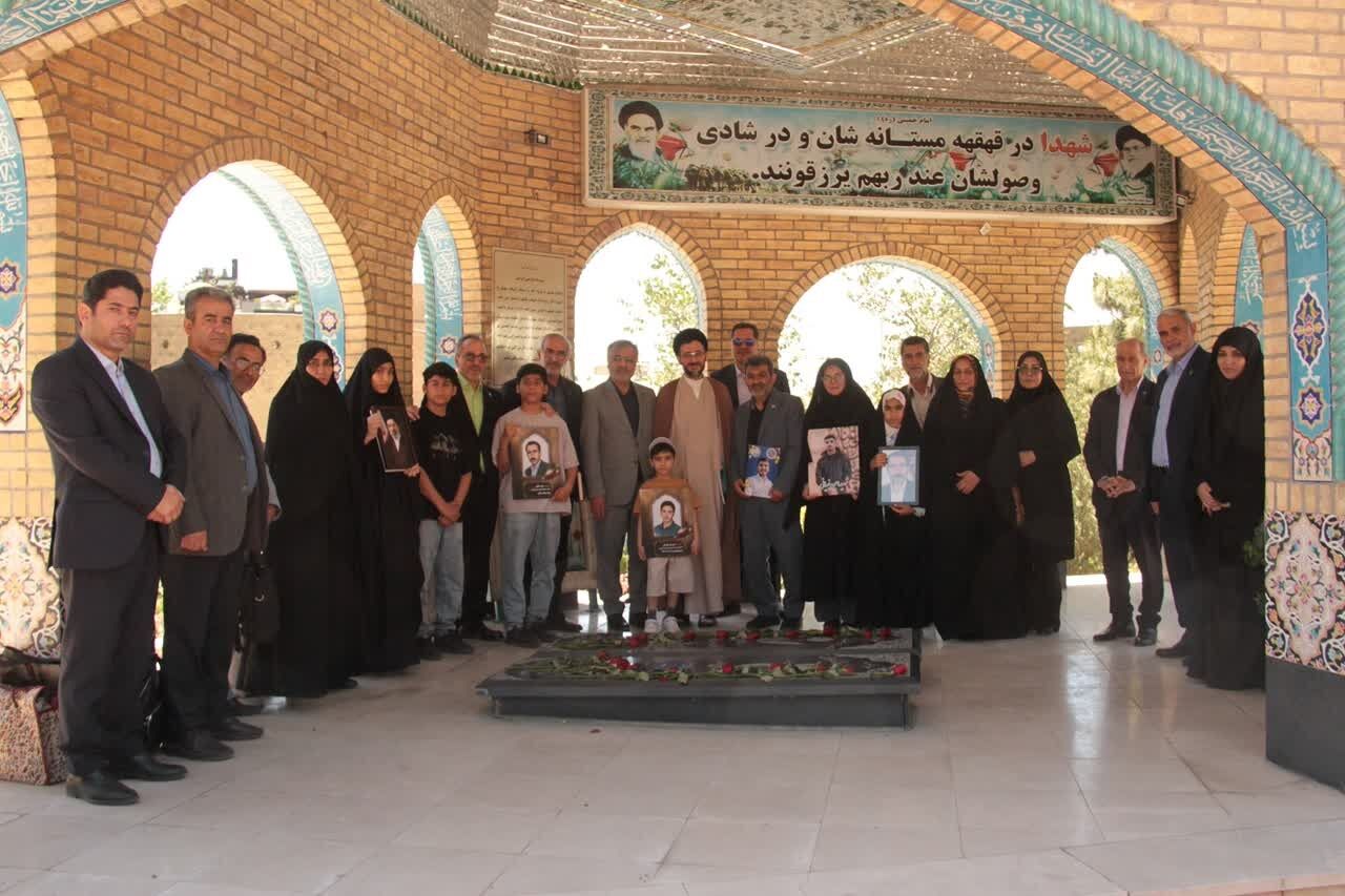 برگزاری آیین یادواره شهدای جنگ رمضان و ۲۴۲ شهید دانشگاه پیام نور