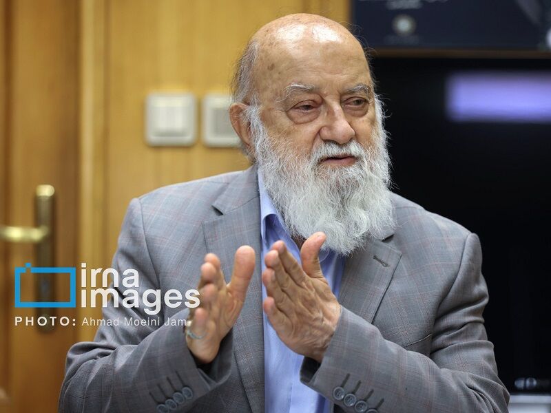 دو رام قطار چینی آماده ورود به تهران