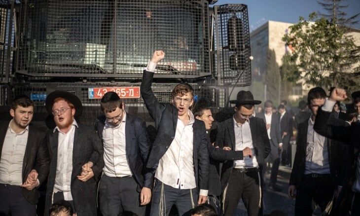 حريدي ها در اعتراض به خشونت پليس نتانياهو تجمع كردند حريدي ها در اعتراض به خشونت پليس نتانياهو تجمع كردند