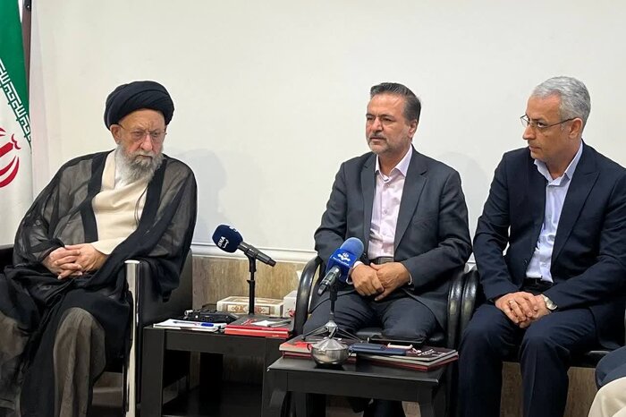 پوستر پنجمین جشنواره ملی عکس «نگاه سرخ» رونمایی شد