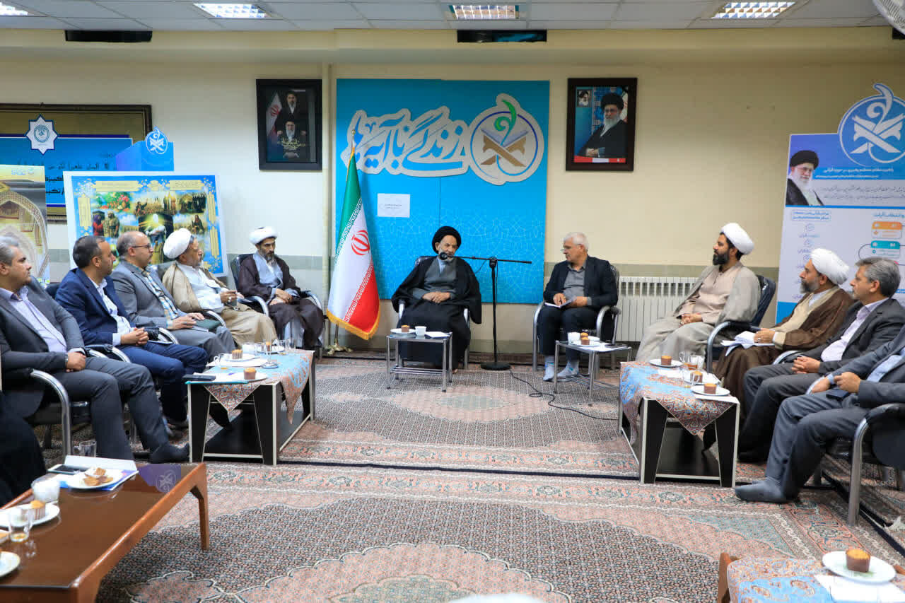 امام جمعه بیرجند: بزرگ‌ترین مانع عمل به قرآن، غفلت و غرور انسان است