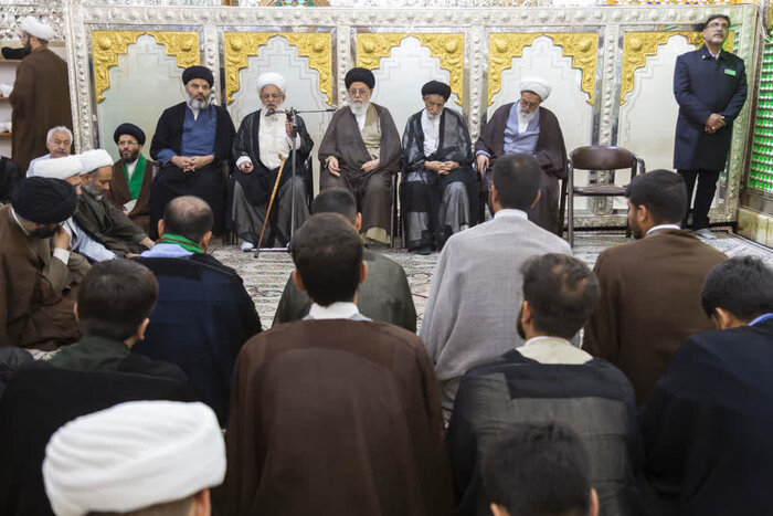 مراسم عمامه گذاری جمعی از طلاب حوزه علمیه یزد