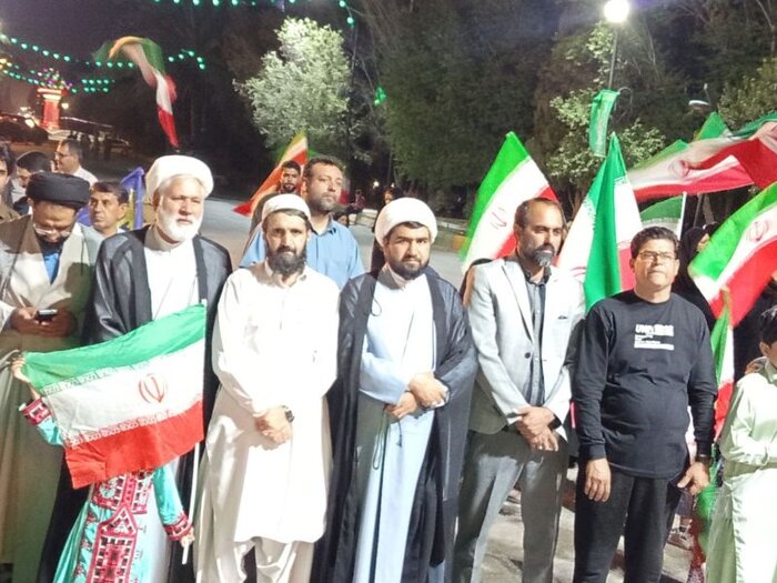 ۹۷ شب همدلی و حضور؛ تداوم تجمعات مردمی خاش در حمایت از نیروهای مسلح و آرمانهای انقلاب
