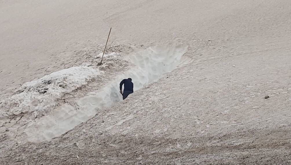فیلم/ احیای چشمه روستاهای سبلان در دل یخچال