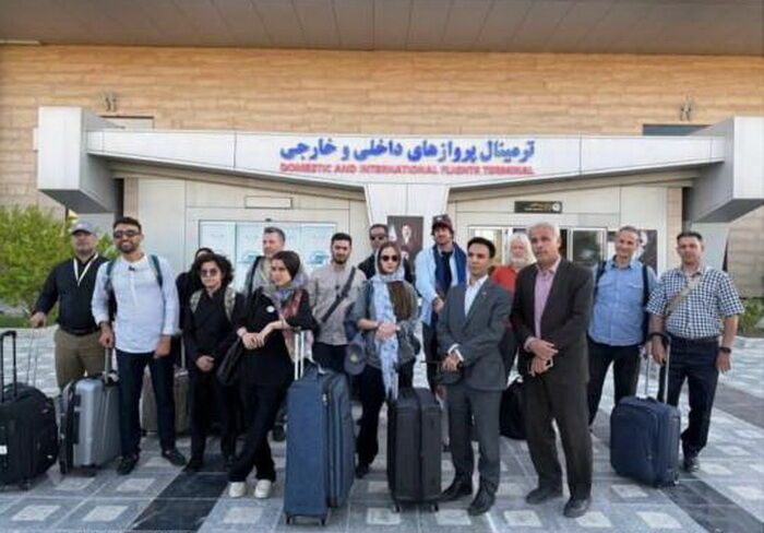 بازدید خبرنگاران خارجی از مناطق بمباران‌شده لامرد؛ روایتی از جنگ در جنوب فارس