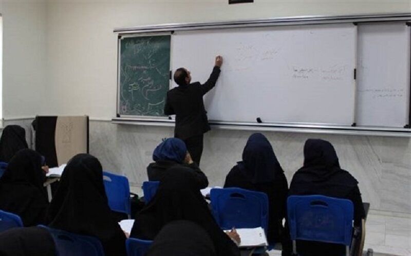 ارتقای منزلت مادی و مدیریتی اساتید دانشگاه ضروری است