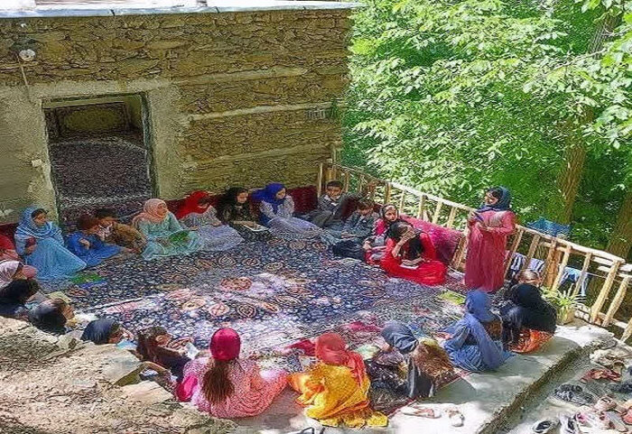 همنشینی کتاب و طبیعت، تجلی دانایی در کوچ بهاری "بیساران سروآباد"