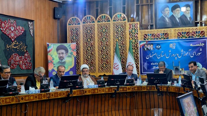 استاندار : &nbsp;کمبود فضای آموزشی در برخی مناطق اصفهان نیازمند اقدام فوری است