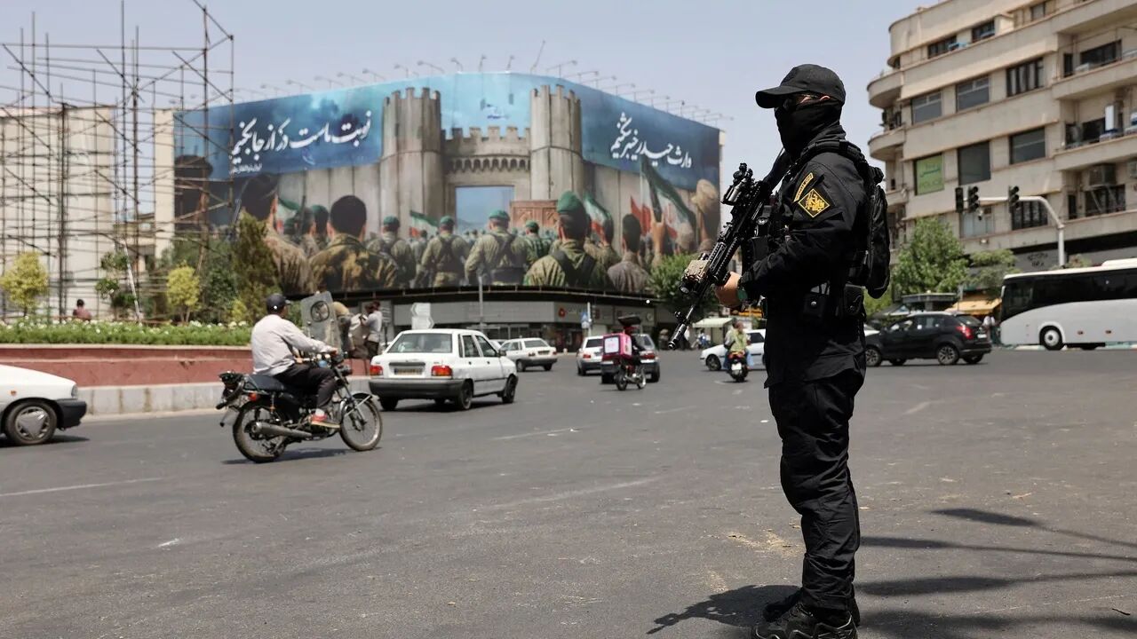 امنیت‌سازان خانه‌به‌دوش؛ صدای بیسیم‌ها کی در کلانتری می‌پیچد