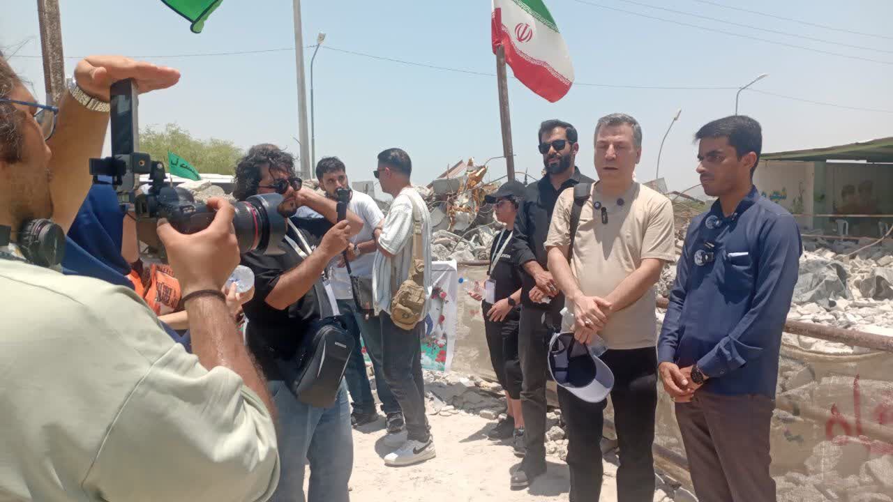 بازدید خبرنگاران خارجی از جنایت دشمن صهیونی امریکایی در مدرس