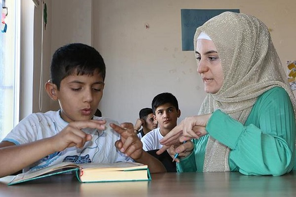 قصه «زن و مرد همیشه پیاده»؛ گلایه از جامعهای که زبان همدلی ندارد