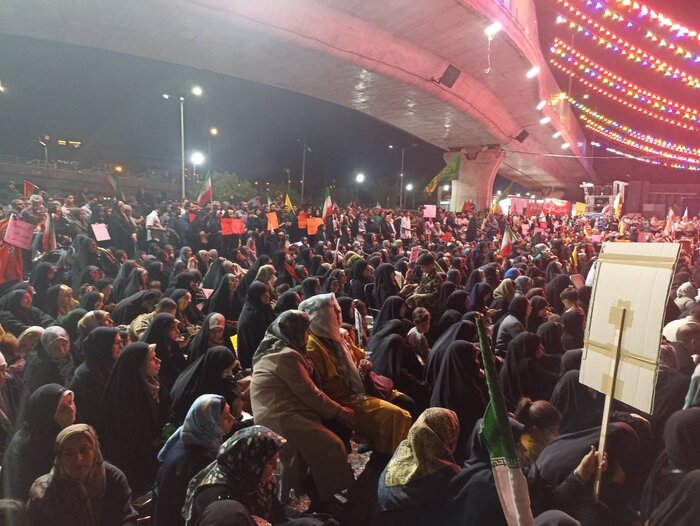 همدلی زیر پرچم ایران