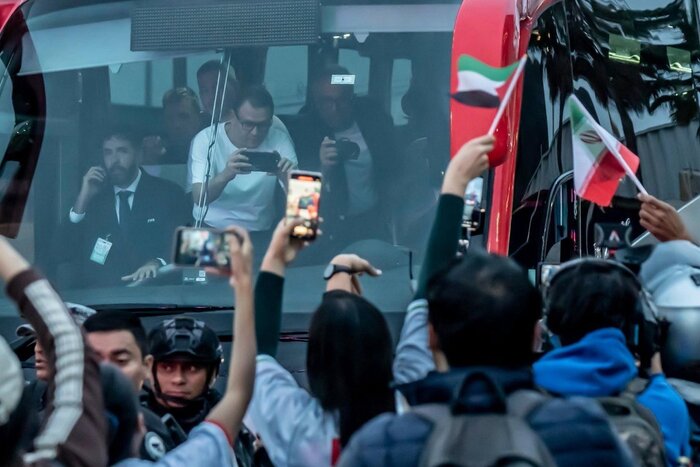 استقبال فراموشنشدنی از تیم ملی ایران در تیخوانا؛ اشک، پرچم و انتظار