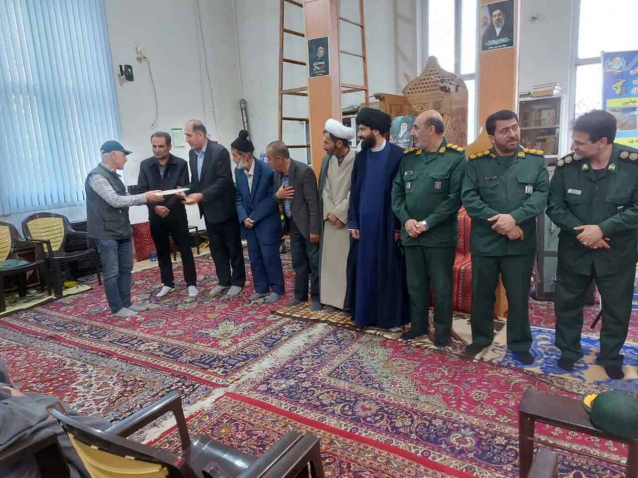 اخبار کوتاه/برگزیدگان جشنواره اسوه بسیج خلخال تجلیل شدند