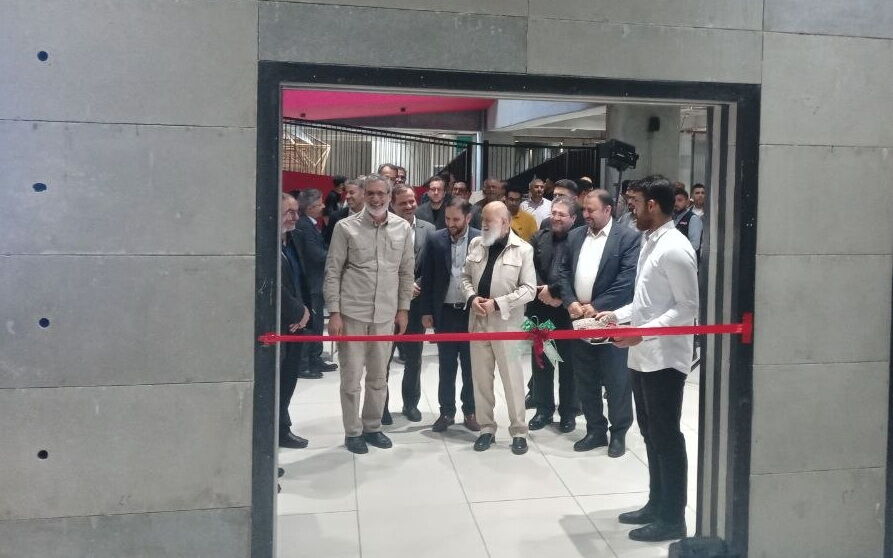 نمایشگاه عکس «تهران؛ خط مقدم مقاومت» در «بلدیه طهران» افتتاح