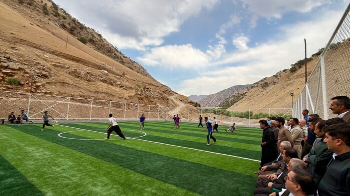 زمین چمن روستای مرزی بانیلوان جوانرود افتتاح شد
