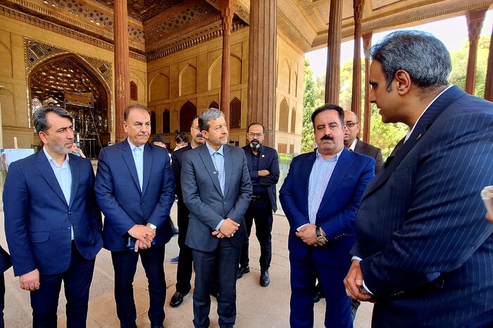 استاندار : وقت جهانی شدن طراحی طلای اصفهان فرا رسیده است