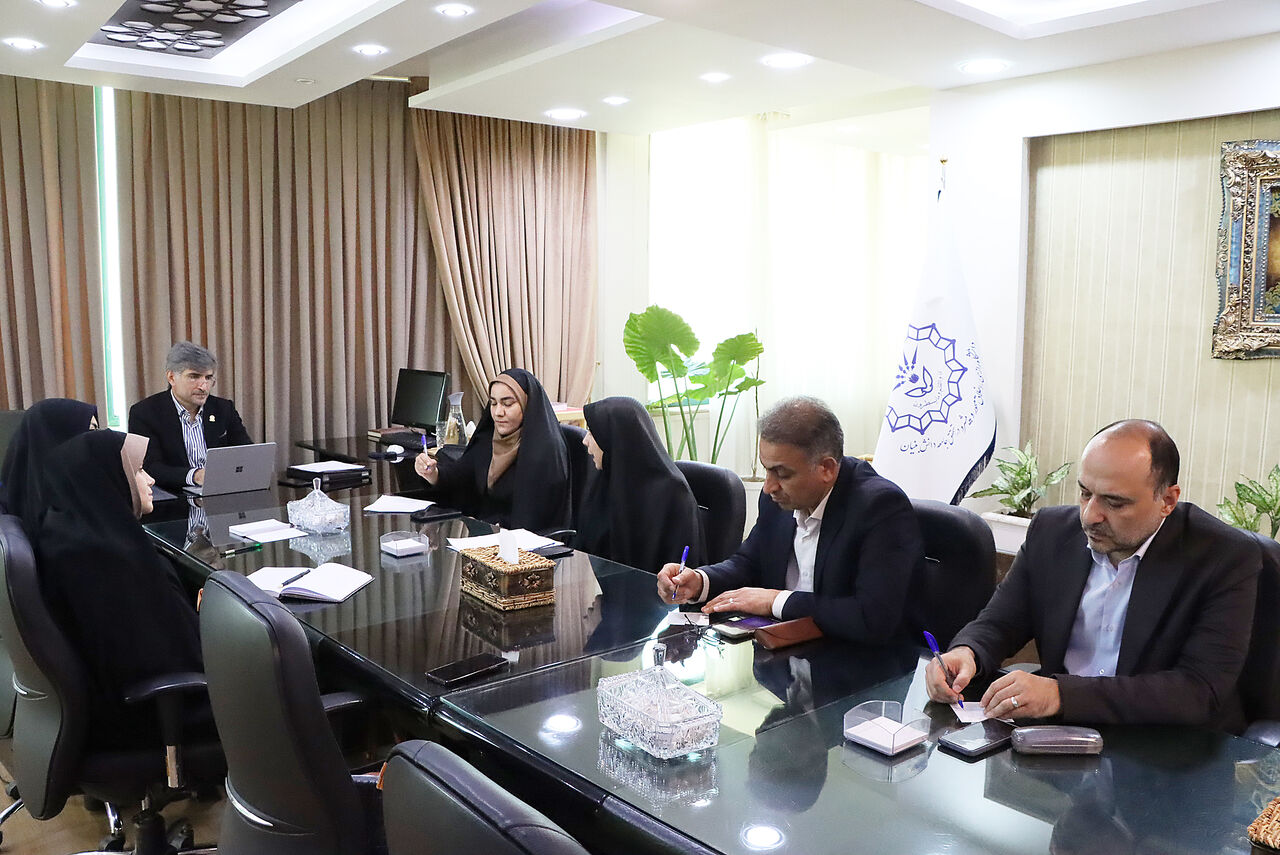 بازنگری سند ارتقای زنان کرمانشاه با رویکرد علمی و فناورانه د