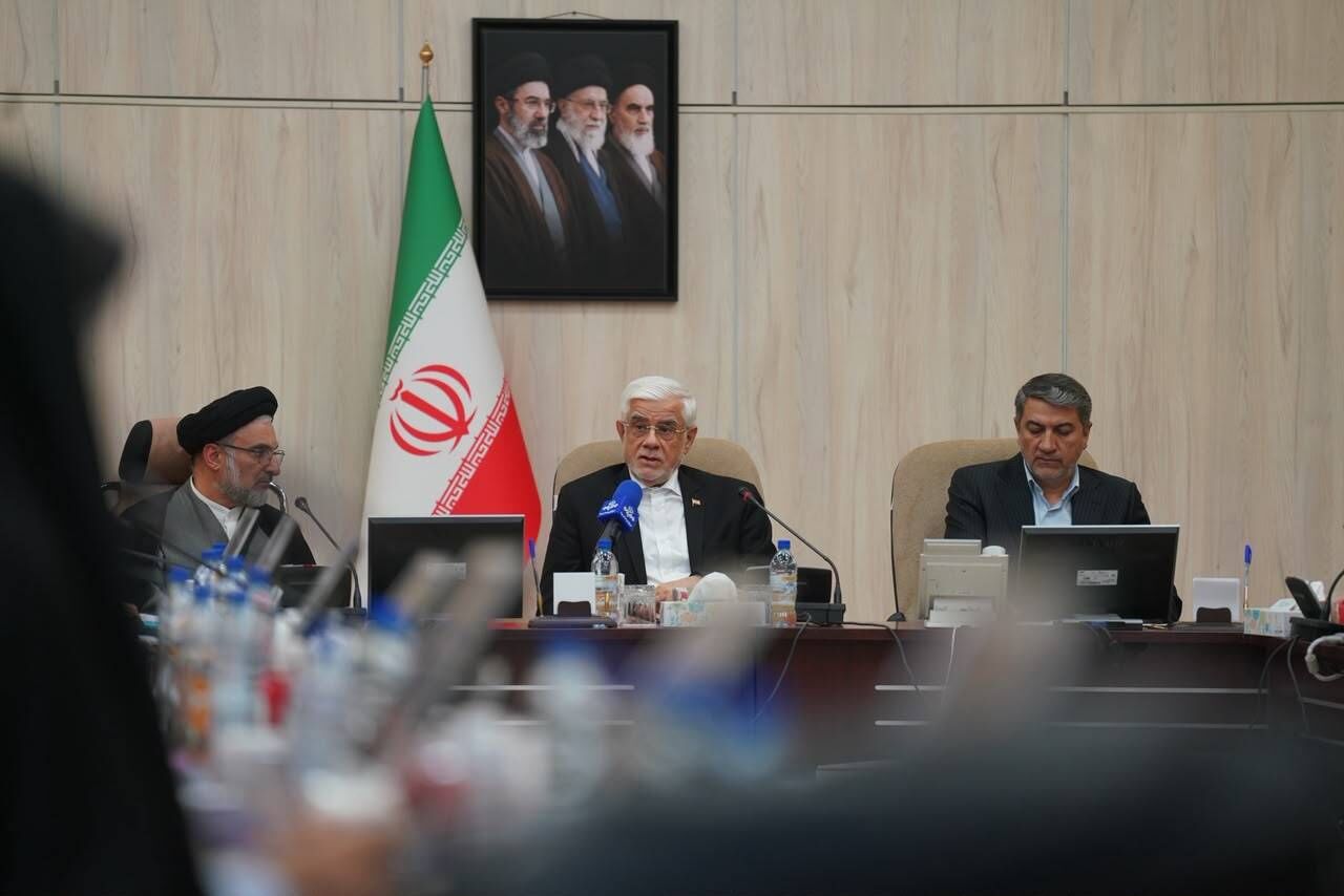 عارف: مراسم وداع با امام شهید در شأن شخصیتی تاریخی