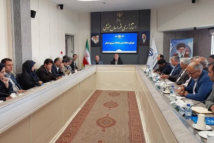 کاهش ماندگاری کامیونها و ساماندهی تردد در مرز ماهیرود با جدیت پیگیری شود