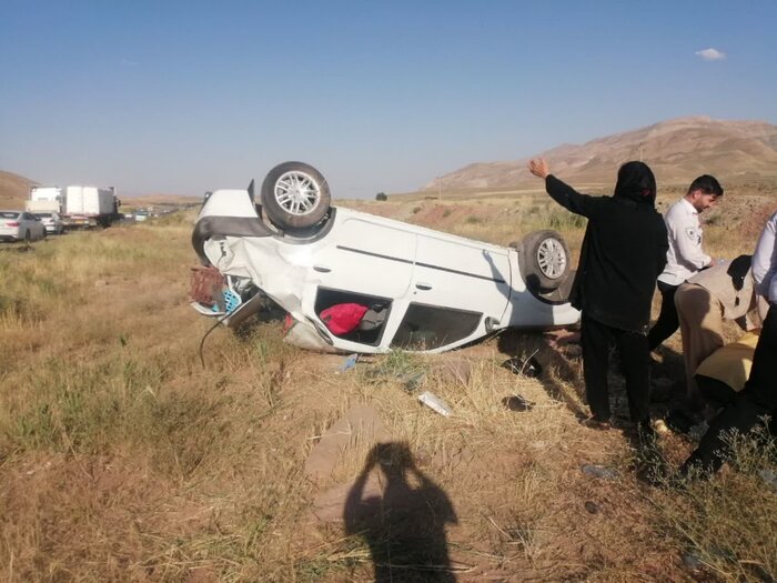 واژگونی خودرو در اتوبان همدان-ساوه یک کشته و سه مصدوم برجای گذاشت