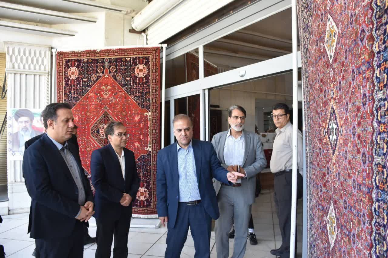 نمایشگاه «تار و پود تمدن» در شیراز؛ دار قالی‌هایی که از فرام