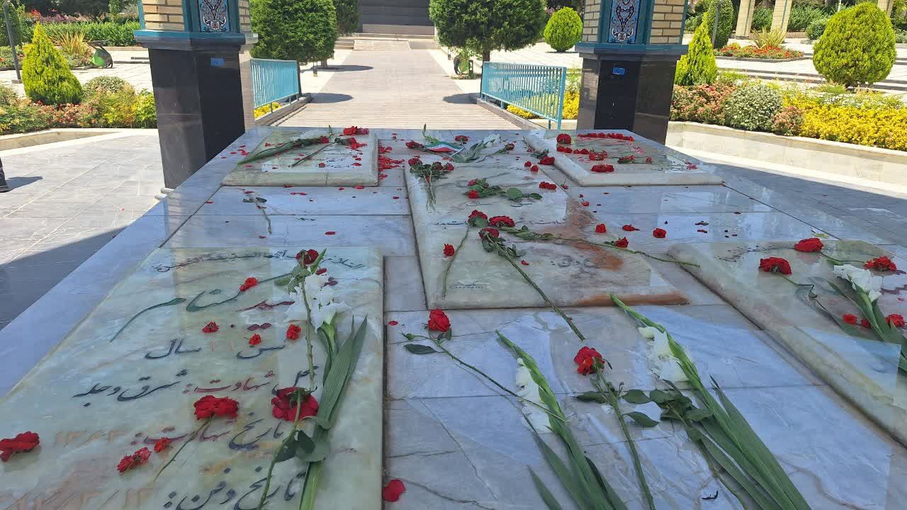 تبدیل علم به فناوری و ثروت ادای دین واقعی به شهداست