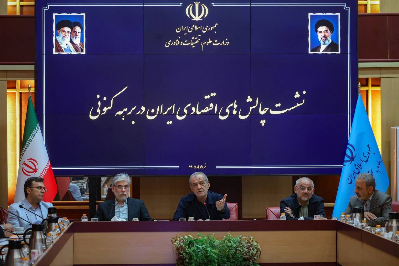 وزیر علوم: رئیس‌جمهور همواره پیگیرِ ارتباط دانشگاه و جامعه ا