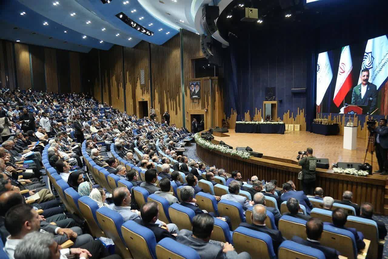 ۴۰ کارت طلاییبرای نخستین  بار به صادرکنندگان نمونه خراسان رض