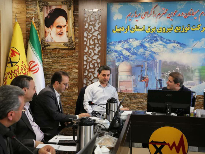 معاون استاندار اردبیل: سرمایه‌گذاران در توسعه نیروگاه‌های خورشیدی نیاز به حمایت دارند