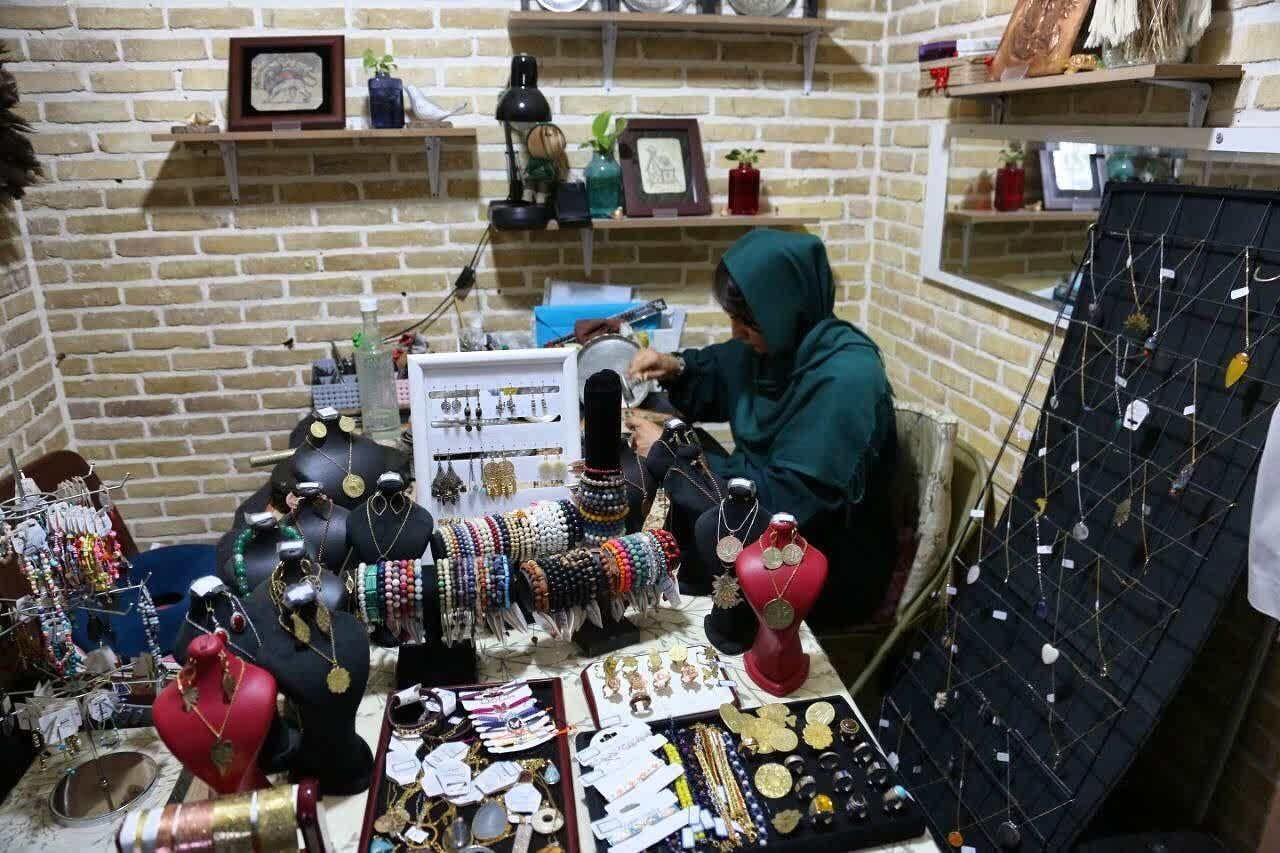 حمایت از صنایع‌دستی کرمانشاه در گرو تقویت گردشگری و ایجاد با