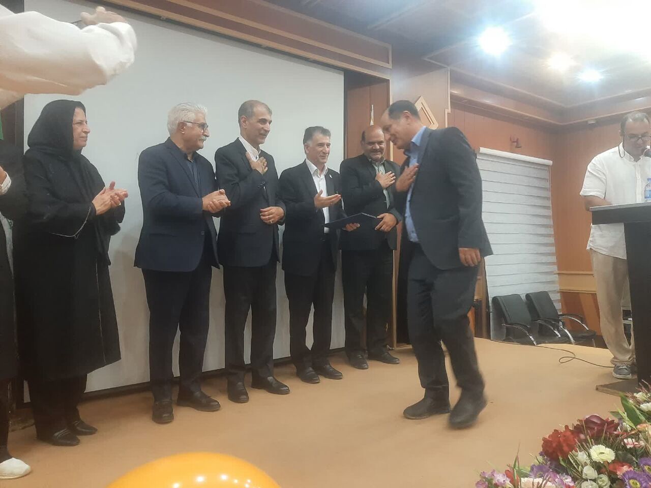 خیرین و یاری‌دهندگان بیماران ام‌اس کرمانشاه تجلیل شدند