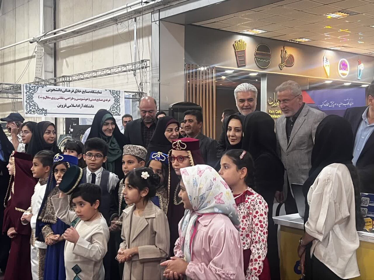 نمایشگاه توانمندی بانوان قزوین گشایش یافت